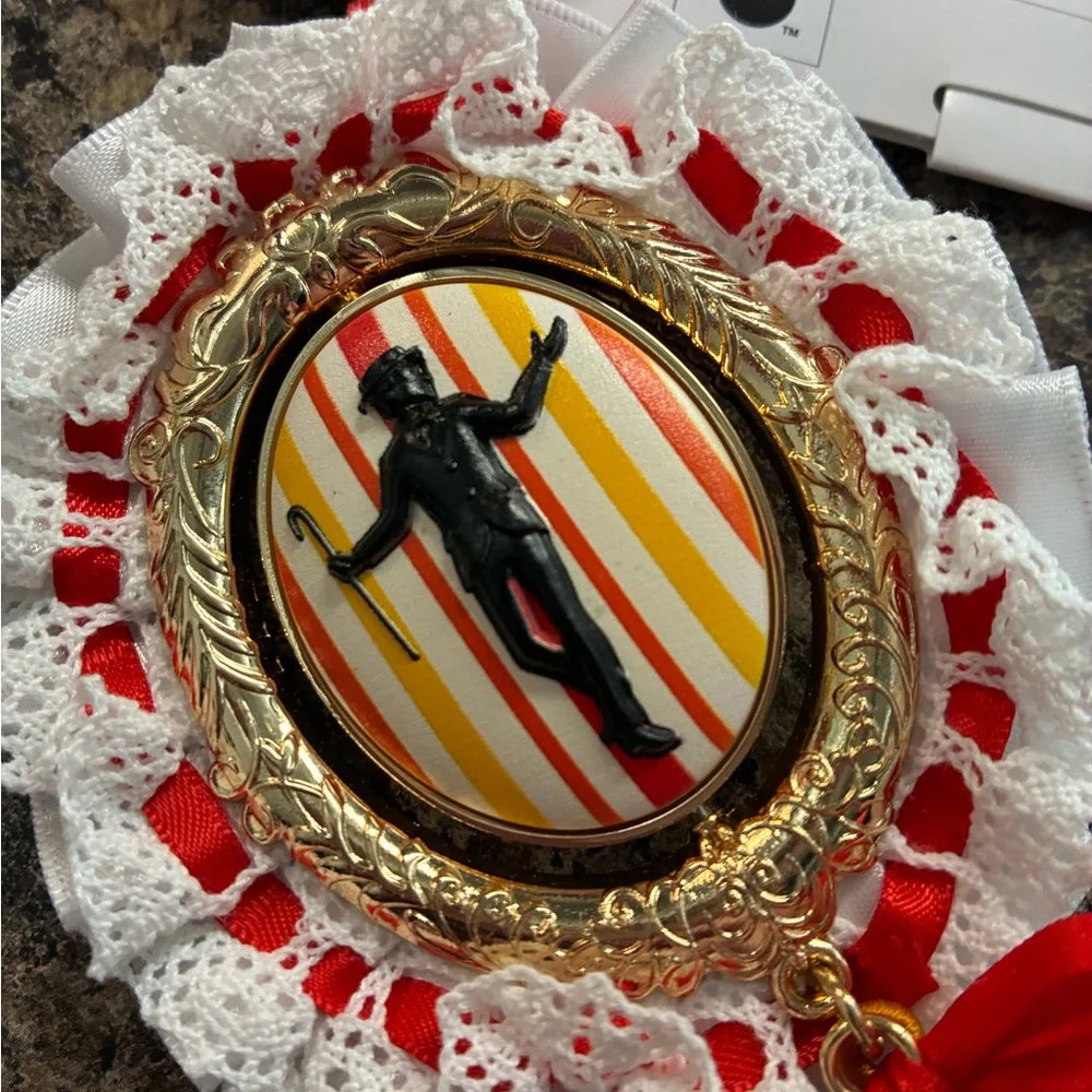 Disney Store Mary Poppins Ornament - Picture 2 of 3